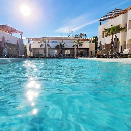 Marine De Bravone T2 Terrasse Front De Mer - Plage Pieds Dans L'Eau - Clim - Piscine - Wifi Linguizzetta Exterior photo