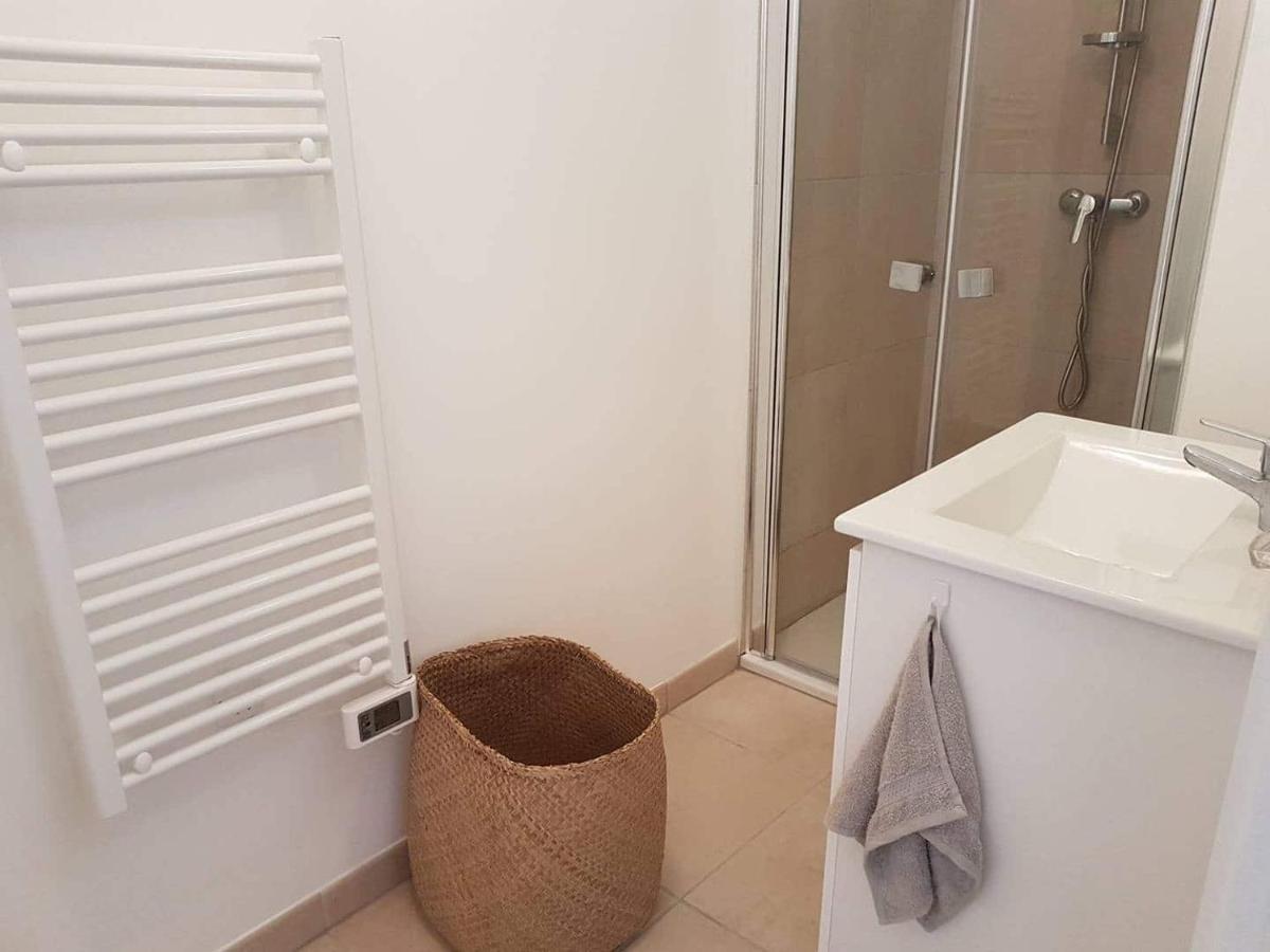 Marine De Bravone T2 Terrasse Front De Mer - Plage Pieds Dans L'Eau - Clim - Piscine - Wifi Linguizzetta Exterior photo
